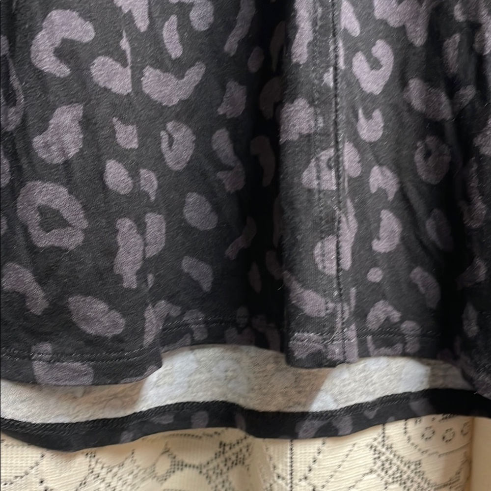 Mud Pie Black Leopard Print Women's Top - Picture 3 of 6